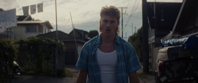 Video Reference: Head, Sky, Cloud, Shoulder, Eye, Plant, Flash photography, Neck, T-shirt, Tree