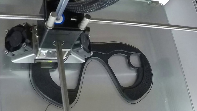 Video Reference: Hood, Automotive tire, Automotive design, Crankset, Automotive exterior, Motor vehicle, Vehicle door, Trunk, Gas, Bumper