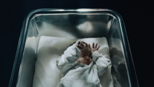 Video Reference: Comfort, Fluid, Baby, Rectangle, Glass, Flesh