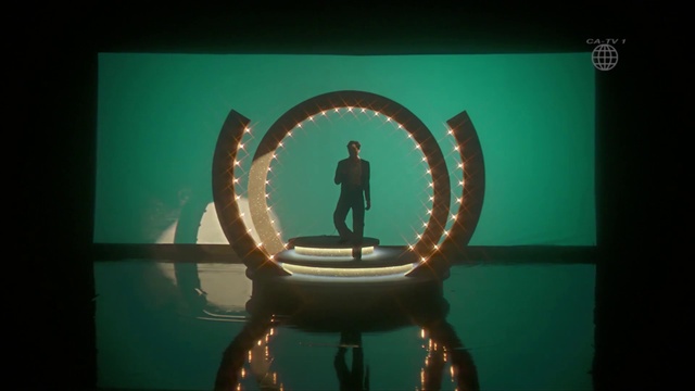 Video Reference: Water, Lighting, Gesture, Line, Font, Circle, Technology, Display device, Symmetry, Flash photography