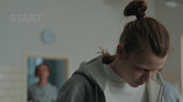 Video Reference: Forehead, Ear, Eyewear, Audio equipment, T-shirt, Event, Fun, Bun, Room, Conversation