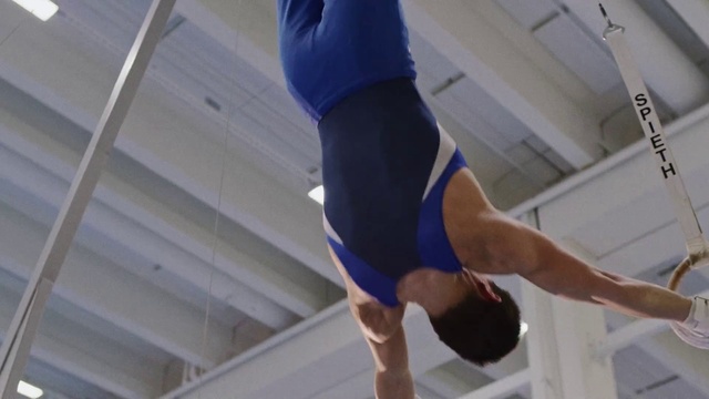 Video Reference: Sports uniform, Shorts, Thigh, Knee, Sportswear, Elbow, Sports, Electric blue, Human leg, Balance