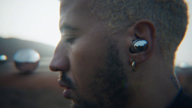 Video Reference: Forehead, Nose, Cheek, Skin, Lip, Chin, Eyebrow, Eyelash, Mouth, Ear