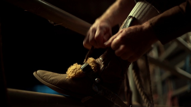 Video Reference: Hand, Musician, Guitar accessory, Jaw, String instrument, Safety glove, String instrument accessory, Gesture, Wood, Finger