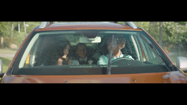 Video Reference: Vehicle, Car, Motor vehicle, Hood, Automotive lighting, Automotive mirror, Automotive design, Windscreen wiper, Rear-view mirror, Automotive exterior