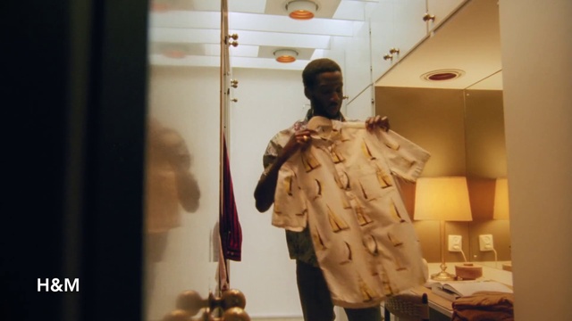 Video Reference: Sleeve, Art, Jacket, Fashion design, Wood, Bag, Display case, Overcoat, Fur, Event