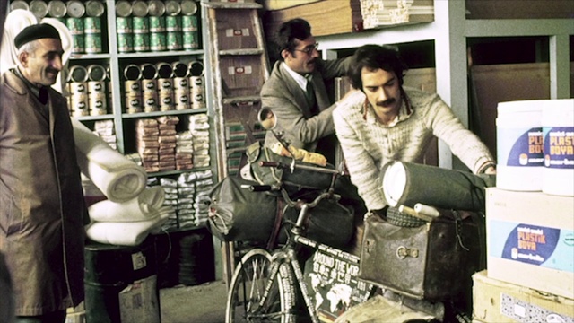 Video Reference: Bicycle, Tire, Wheel, Bicycle wheel, Human, Bicycle wheel rim, Bicycle tire, Bicycle frame, Bicycles--Equipment and supplies, Bicycle fork