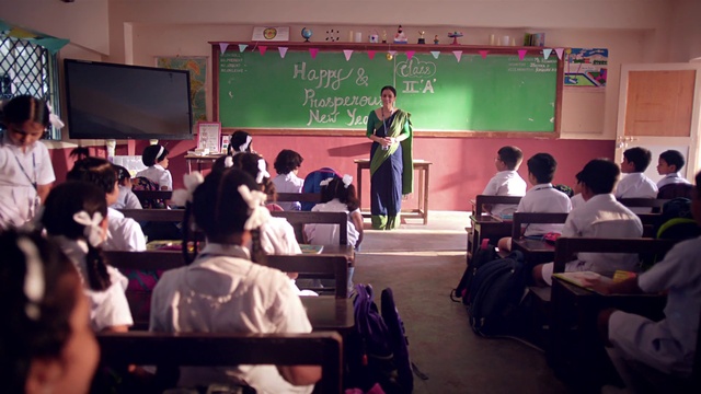 Video Reference: Chair, Television, Crowd, Electronic device, Event, Projection screen, Technology, Presentation, Display device, Job