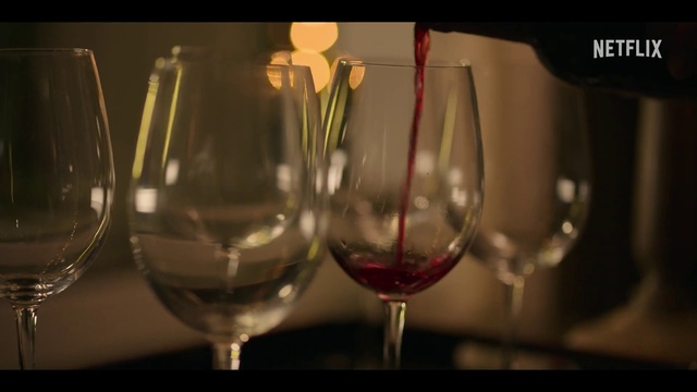 Video Reference: Tableware, Stemware, Drinkware, Wine glass, Liquid, Barware, Fluid, Alcoholic beverage, Champagne stemware, Water