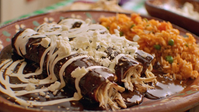 Video Reference: Food, Ingredient, Recipe, Tableware, Cuisine, Dish, Fried rice, Staple food, Produce, Fast food