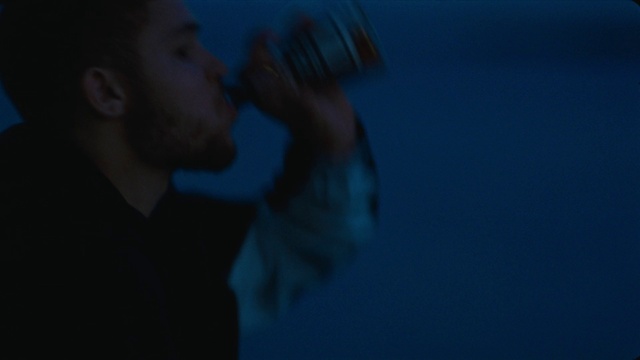 Video Reference: Azure, Sky, Flash photography, Organism, Gesture, Electric blue, Entertainment, Event, Audio equipment, Music artist