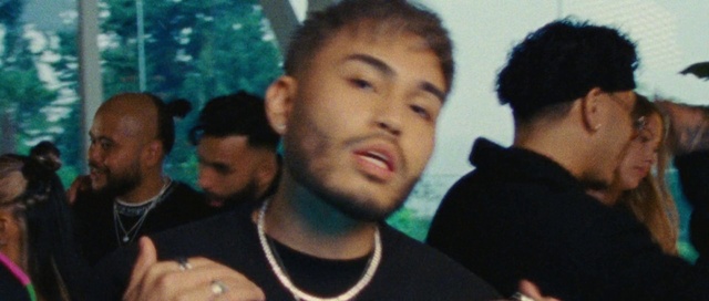 Video Reference: Forehead, Nose, Cheek, Chin, Eyebrow, Facial expression, Mouth, Ear, Jaw, Gesture