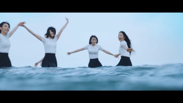 Video Reference: Flash photography, People in nature, Happy, Gesture, Dance, Entertainment, Performing arts, Sportswear, Horizon, Fun