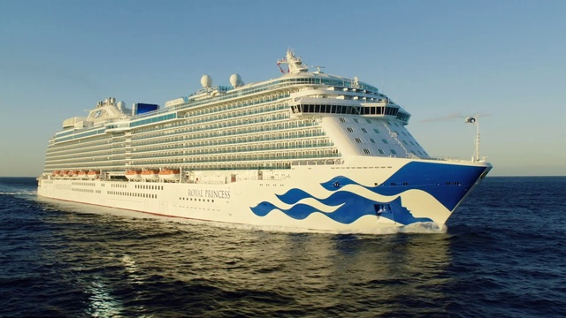 Video Reference: Water, Sky, Boat, Vehicle, Watercraft, Naval architecture, Cruise ship, Passenger ship, Travel, Window