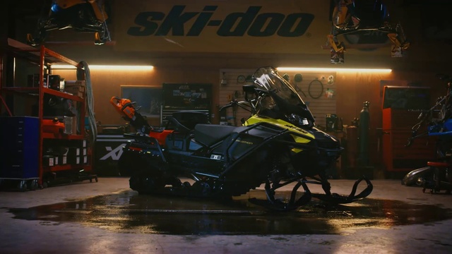 Video Reference: Tire, Wheel, Automotive tire, Automotive lighting, Vehicle, Fuel tank, Motor vehicle, Automotive design, Headlamp, Automotive exterior