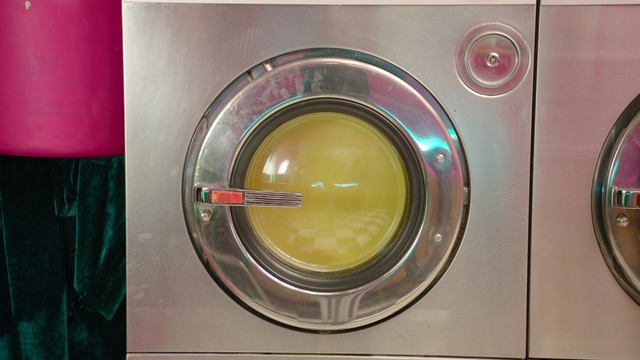 Video Reference: Food, Tableware, Kitchen appliance, Fluid, Ingredient, Drink, Curtain, Gas, Kitchen utensil, Serveware