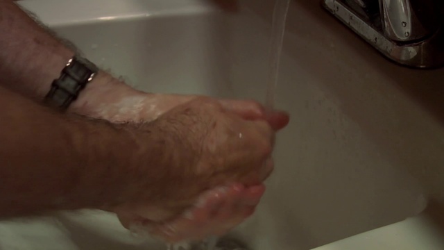 Video Reference: Watch, Water, Fluid, Gesture, Finger, Thumb, Nail, Wrist, Human leg, Foot