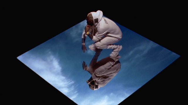 Video Reference: Cloud, Martial arts uniform, Elbow, Entertainment, Sky, Performing arts, Knee, Event, Artist, Electric blue