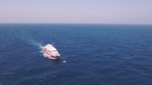 Video Reference: Water, Boat, Watercraft, Sky, Naval architecture, Ship, Horizon, Water transportation, Liquid, Island