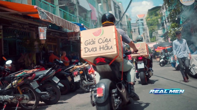 Video Reference: Tire, Wheel, Land vehicle, Vehicle, Motor vehicle, Automotive tire, Automotive lighting, Automotive design, Motorcycle, Building