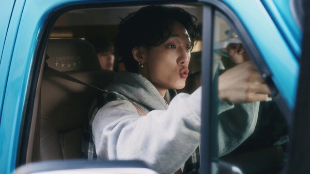 Video Reference: Car, Motor vehicle, Vehicle, Automotive mirror, Automotive design, Blue, Mode of transport, Automotive exterior, Vehicle door, Gesture