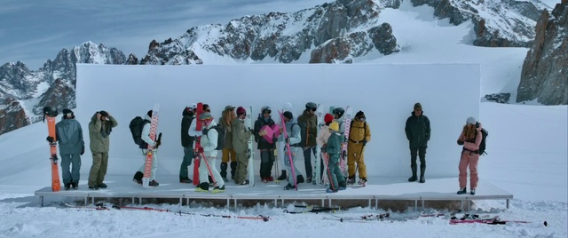 Video Reference: Snow, Mountain, Sky, Slope, Freezing, Ice cap, Outdoor recreation, Ski Equipment, Winter sport, Ski boot