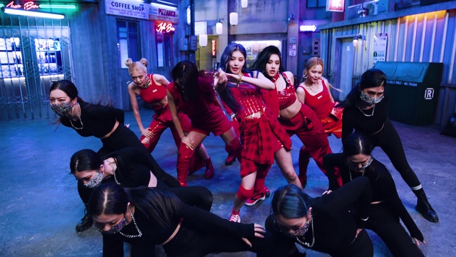 Video Reference: Blue, Purple, Entertainment, Dance, Leisure, Performing arts, Fun, Music, Crowd, Performance art