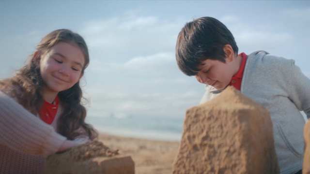Video Reference: Head, Cloud, Sky, Natural environment, Flash photography, Temple, Happy, Body of water, Gesture, Travel