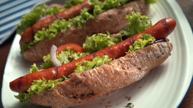 Video Reference: Food, Mettwurst, Ingredient, Recipe, Knackwurst, Fast food, Cuisine, Hot dog bun, Dish, Sausage