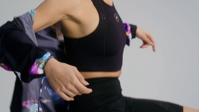 Video Reference: Joint, Hand, Shoulder, Neck, Sleeve, Waist, Gesture, Finger, Dress, Thigh