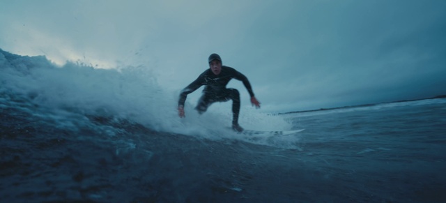 Video Reference: Water, Surfing, Sky, Surfboard, Surfing Equipment, Sports equipment, Personal protective equipment, Wind wave, Knee, Recreation