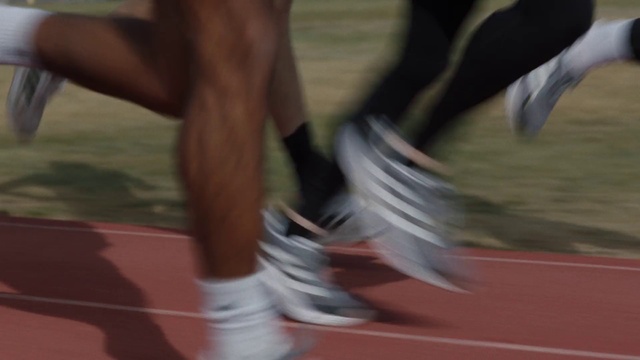 Video Reference: Shoe, Sports uniform, Leg, Thigh, Sportswear, Sock, Knee, Grass, Shorts, Human leg