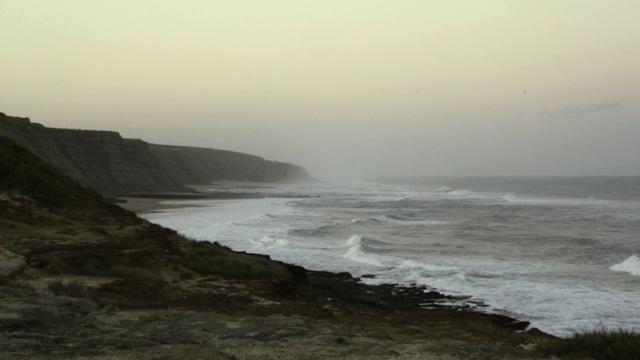 Video Reference: Water, Sky, Cloud, Atmospheric phenomenon, Coastal and oceanic landforms, Terrain, Beach, Horizon, Wind wave, Landscape