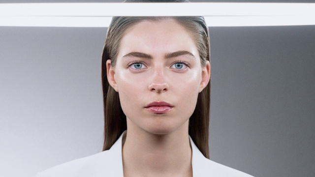 Video Reference: Forehead, Nose, Cheek, Lip, Chin, Eyebrow, Eyelash, Neck, Jaw, Flash photography