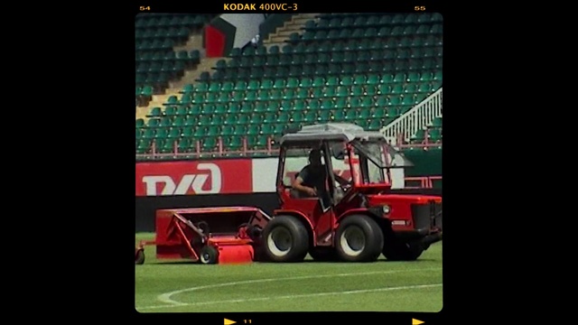 Video Reference: Tire, Wheel, Automotive tire, Vehicle, Automotive design, Motor vehicle, Tread, Tractor, Agricultural machinery, Rolling