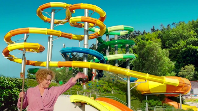 Video Reference: Sky, Green, Yellow, Outdoor recreation, Plant, Leisure, Public space, Fun, Playground, Summer