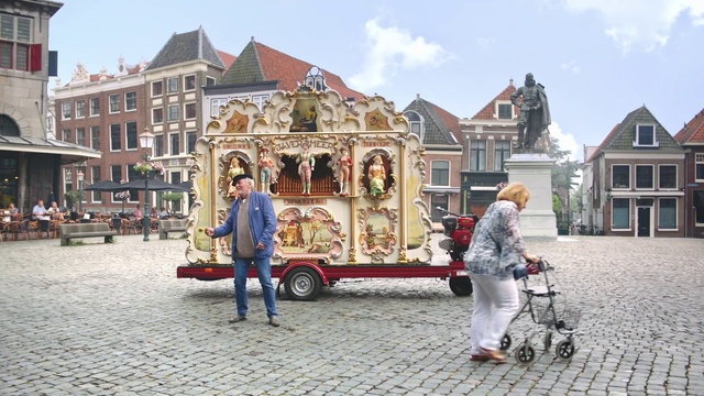 Video Reference: Sky, Building, Wheel, Window, Cloud, Temple, Travel, House, Leisure, City