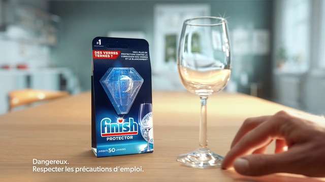 Video Reference: Tableware, Drinkware, Liquid, Stemware, Barware, Fluid, Drink, Alcoholic beverage, Wine glass, Champagne stemware