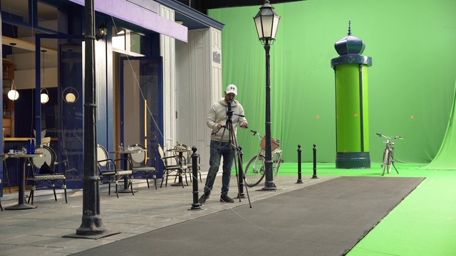 Video Reference: Bicycle, Tire, Wheel, Bicycle wheel, Green, Infrastructure, Building, Architecture, Street light, Road surface