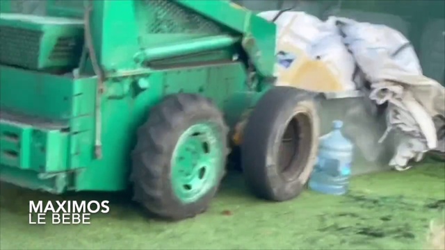 Video Reference: Tire, Wheel, Vehicle, Automotive tire, Tread, Motor vehicle, Locking hubs, Synthetic rubber, Grass, Bumper