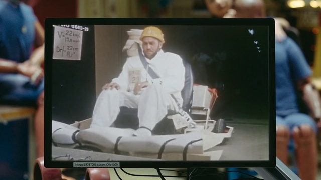 Video Reference: Output device, Television program, Gadget, Television set, Computer, Flat panel display, Display device, Hat, Technology, Electronic device