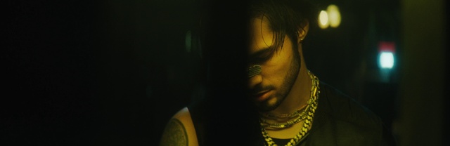 Video Reference: Nose, Flash photography, Neck, Eyelash, Gesture, Yellow, Audio equipment, Jewellery, Happy, Event